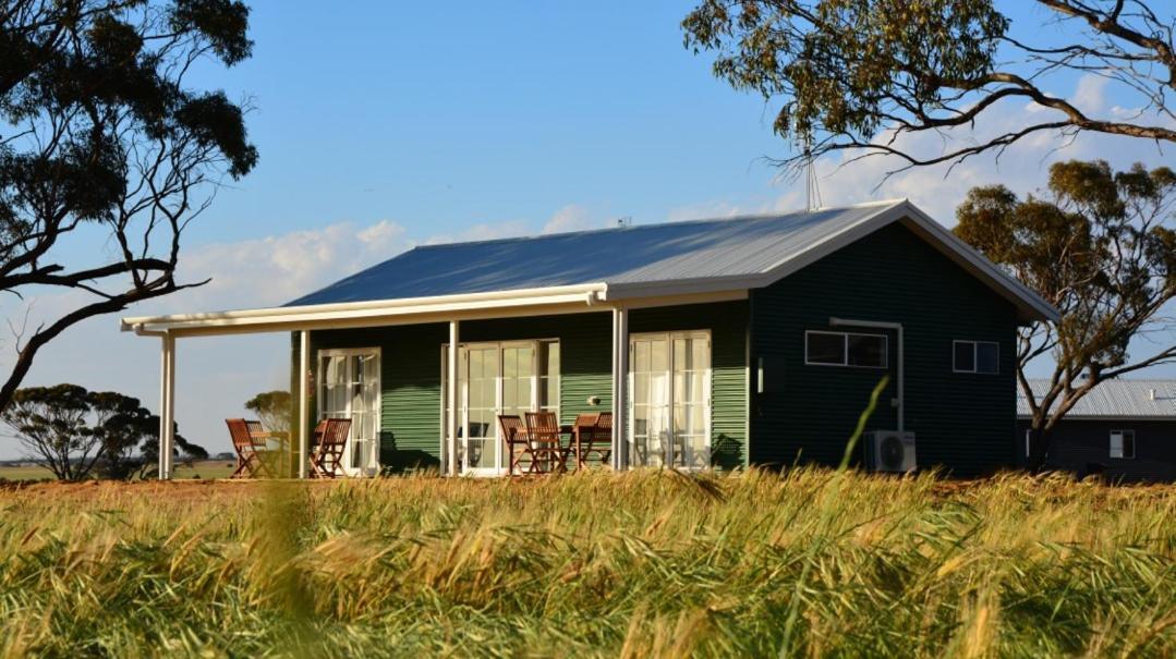 Mary'S Farm Cottages Kukerin Dış mekan fotoğraf