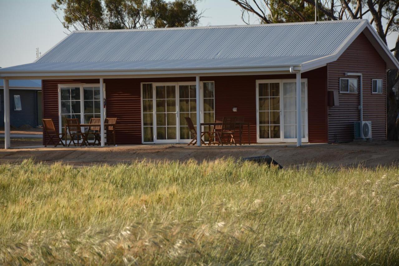 Mary'S Farm Cottages Kukerin Dış mekan fotoğraf
